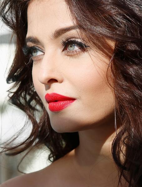 CANNES, FRANCE - MAY 20: Aishwarya Rai attends the "Two Days, One Night" (Deux Jours, Une Nuit) premiere during the 67th Annual Cannes Film Festival on May 20, 2014 in Cannes, France. (Photo by Traverso/L'Oreal/Getty Images)