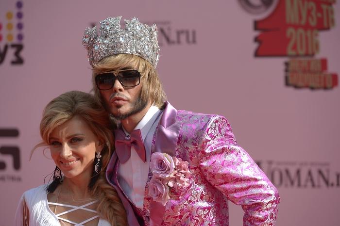 2868395 06/10/2016 Stylist Sergei Zverev prior to the 14th annual national pop music TV awards "MUZ-TV 2016. The Energy of the Future" in Moscow. Evgenya Novozhenina/Sputnik