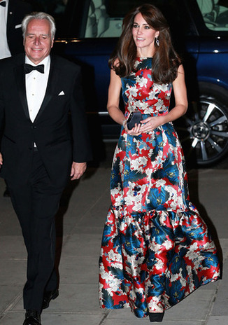 LONDON, ENGLAND - OCTOBER 27:  Catherine, Duchess of Cambridge attends the 100 Women In Hedge Funds Gala Dinner In Aid Of The Art Room at the Victoria and Albert Museum on October 27, 2015 in London, England.  (Photo by Chris Jackson - WPA Pool /Getty Images)