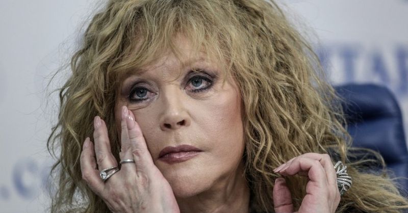 Алла Пугачева заявила, что знает имя заказчика своей травли